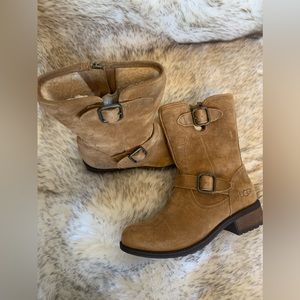 UGGS Woman Boots Size-6.5 Brand new